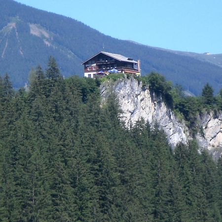 Gruppen Und Familienhof Falkenstein Hotel Кримл Екстериор снимка