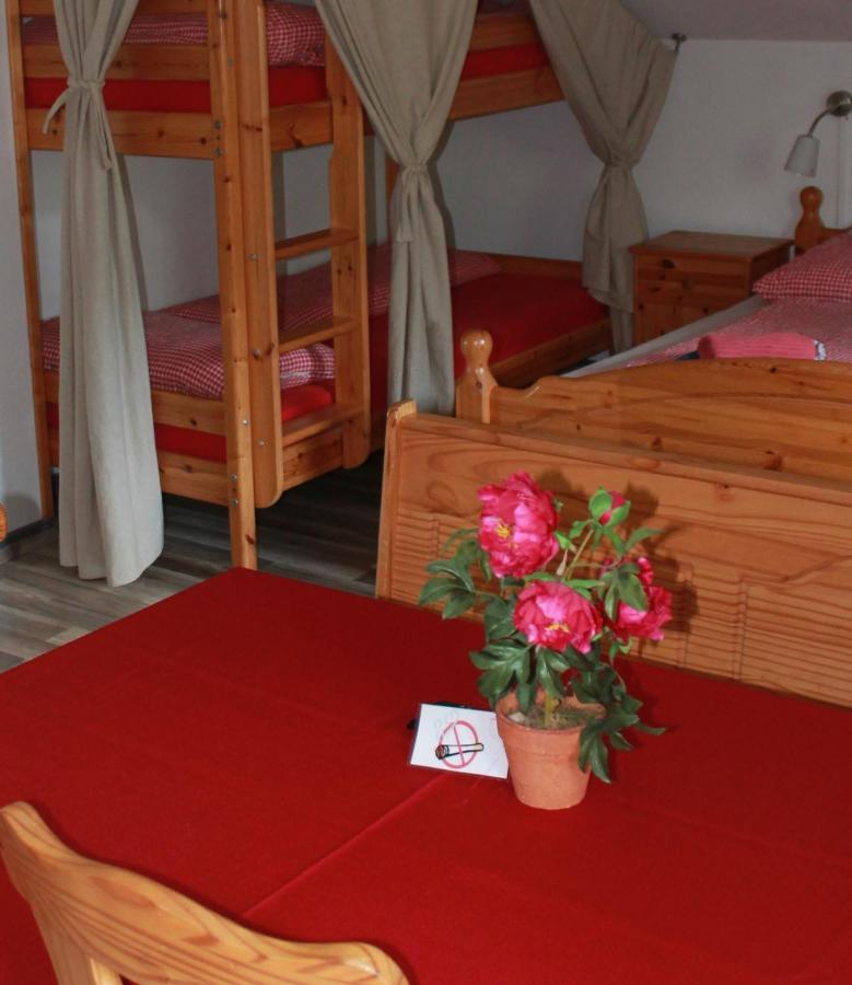 Gruppen Und Familienhof Falkenstein Hotel Кримл Екстериор снимка