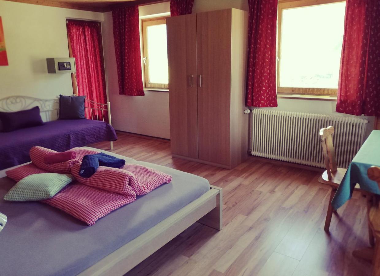 Gruppen Und Familienhof Falkenstein Hotel Кримл Екстериор снимка
