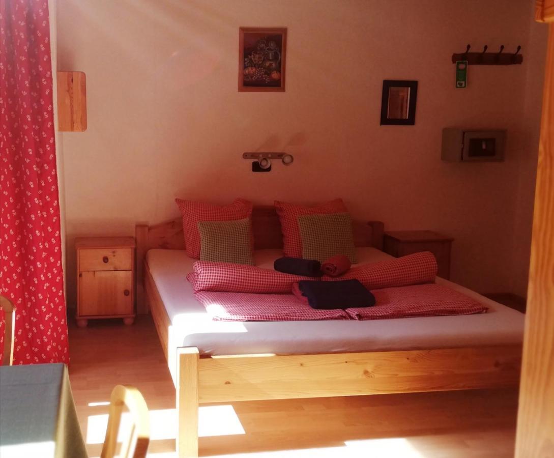 Gruppen Und Familienhof Falkenstein Hotel Кримл Екстериор снимка