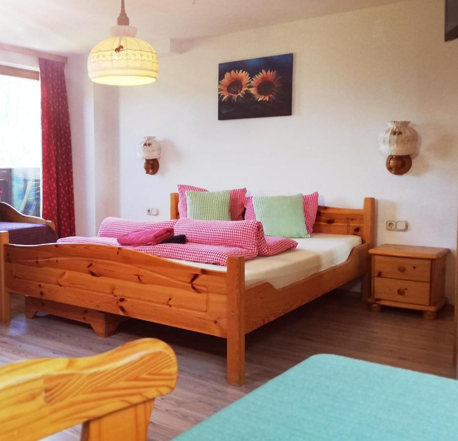Gruppen Und Familienhof Falkenstein Hotel Кримл Екстериор снимка