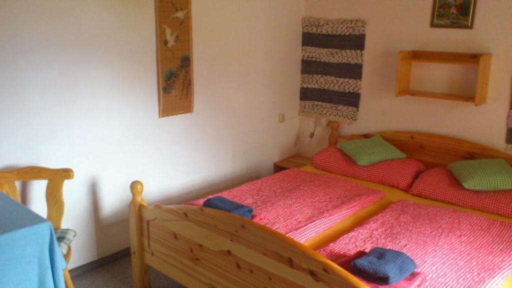 Gruppen Und Familienhof Falkenstein Hotel Кримл Стая снимка