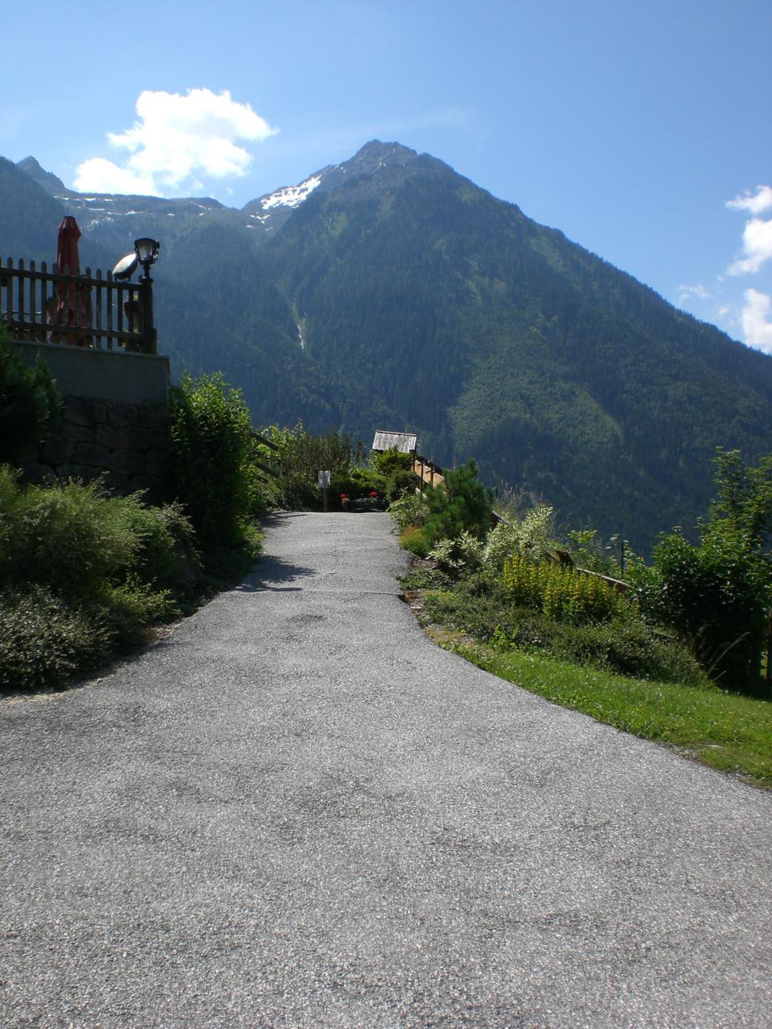 Gruppen Und Familienhof Falkenstein Hotel Кримл Екстериор снимка