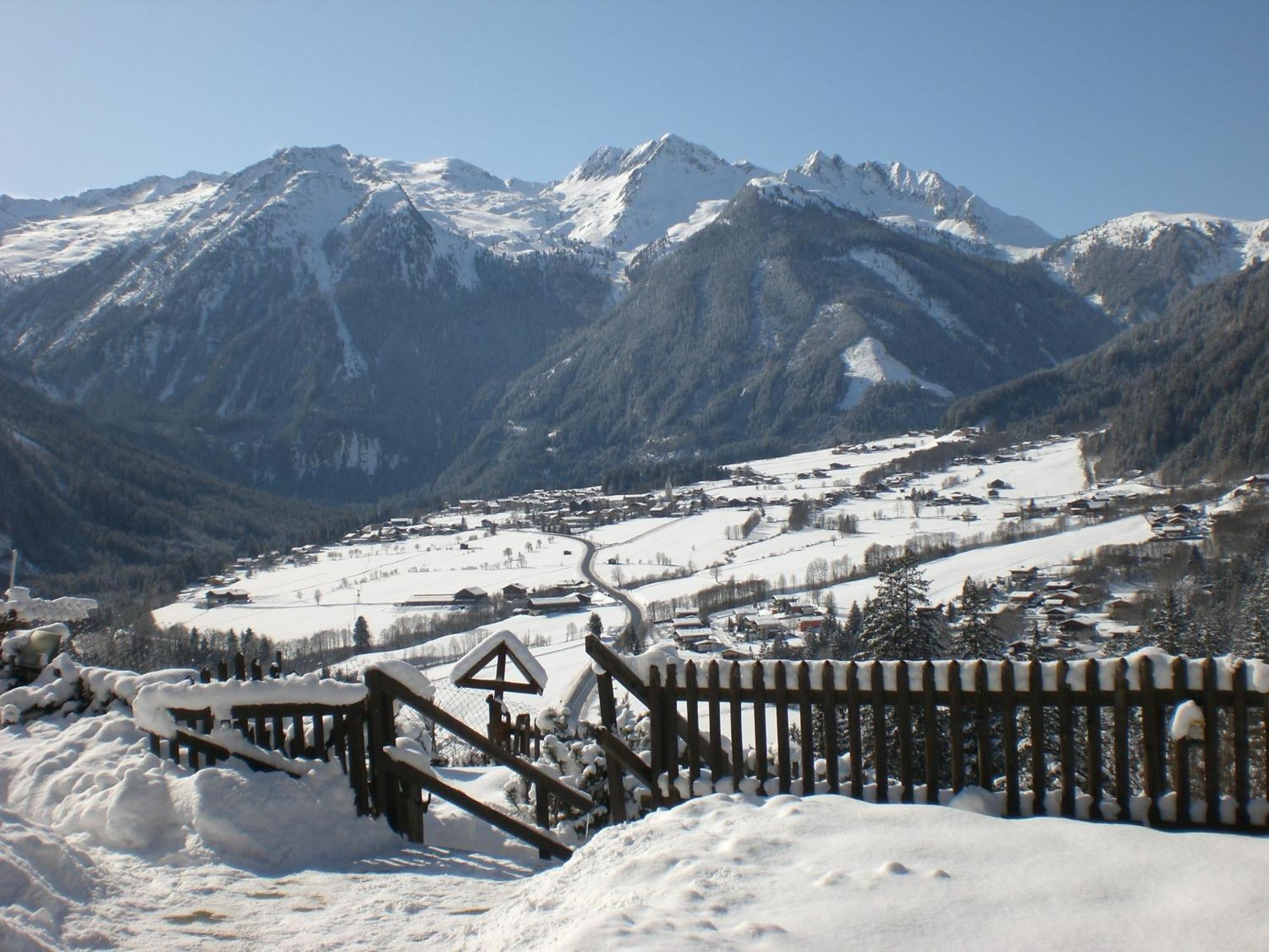 Gruppen Und Familienhof Falkenstein Hotel Кримл Екстериор снимка